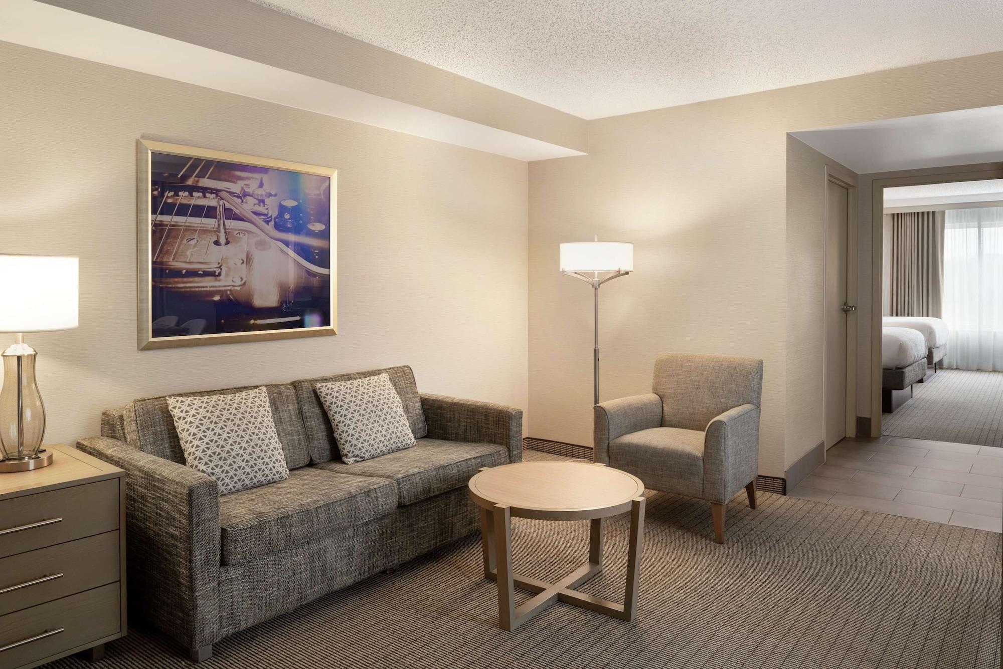 Embassy By Hilton Cleveland Rockside