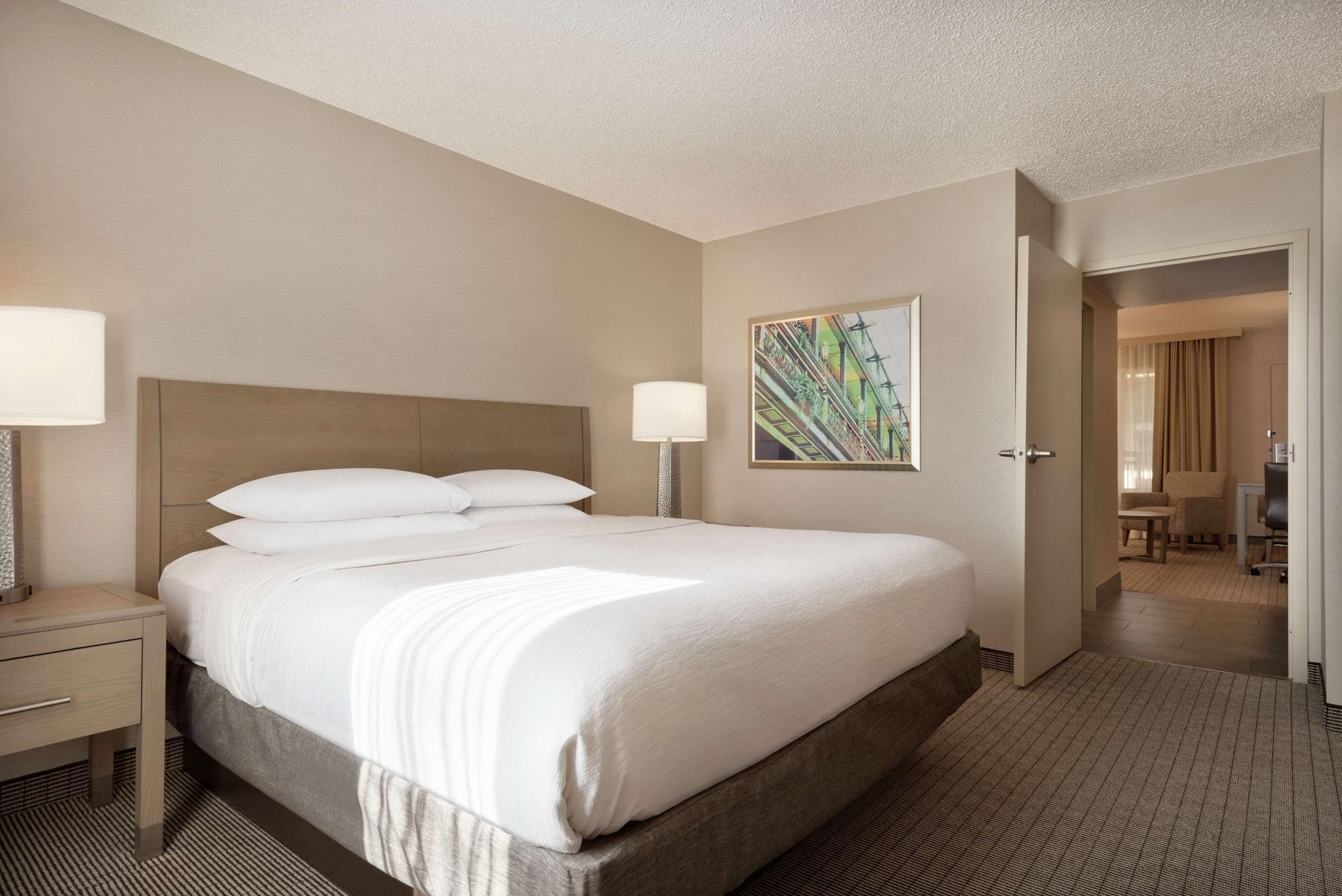Hotel Embassy By Hilton Cleveland Rockside Independence