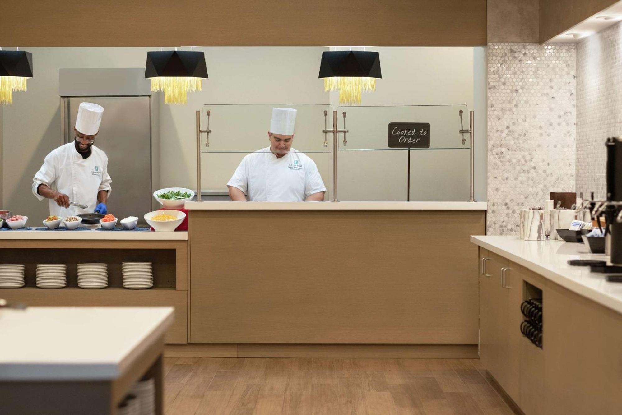 Embassy By Hilton Cleveland Rockside 3* Independence