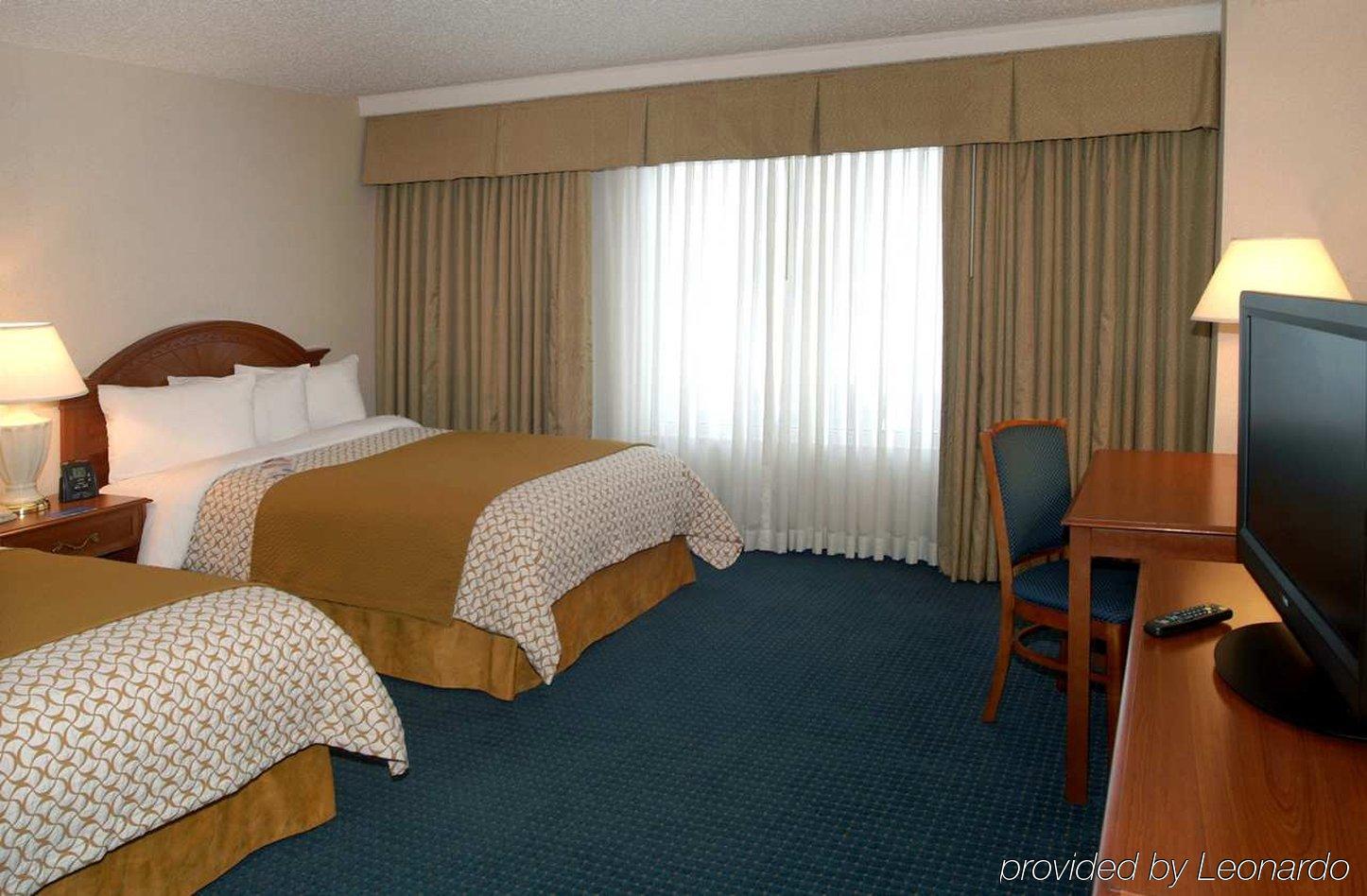 Embassy By Hilton Cleveland Rockside 3*