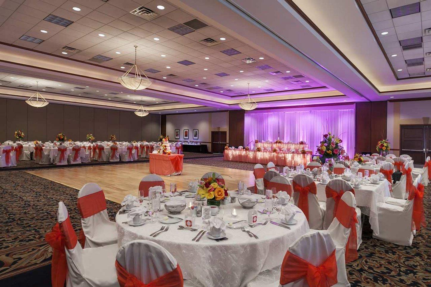 Hotel Embassy By Hilton Cleveland Rockside Independence
