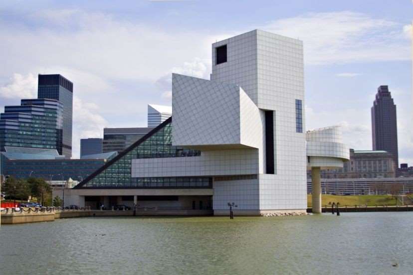 Hotel Embassy By Hilton Cleveland Rockside 3*